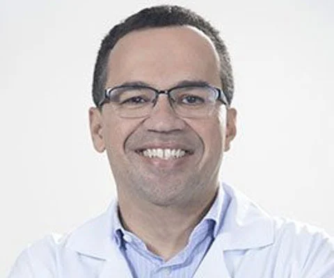 Dr. Lucas de Menezes