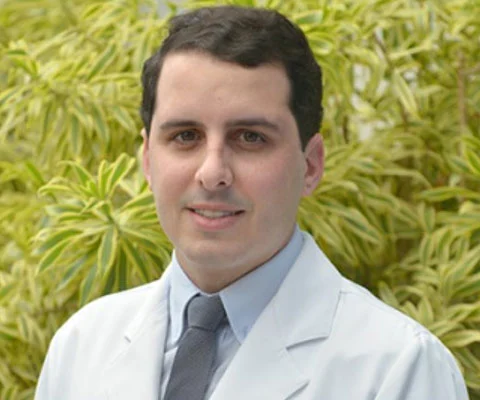 Dr. Eduardo Doria
