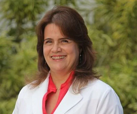 Dra. Karla Oliveira Mota